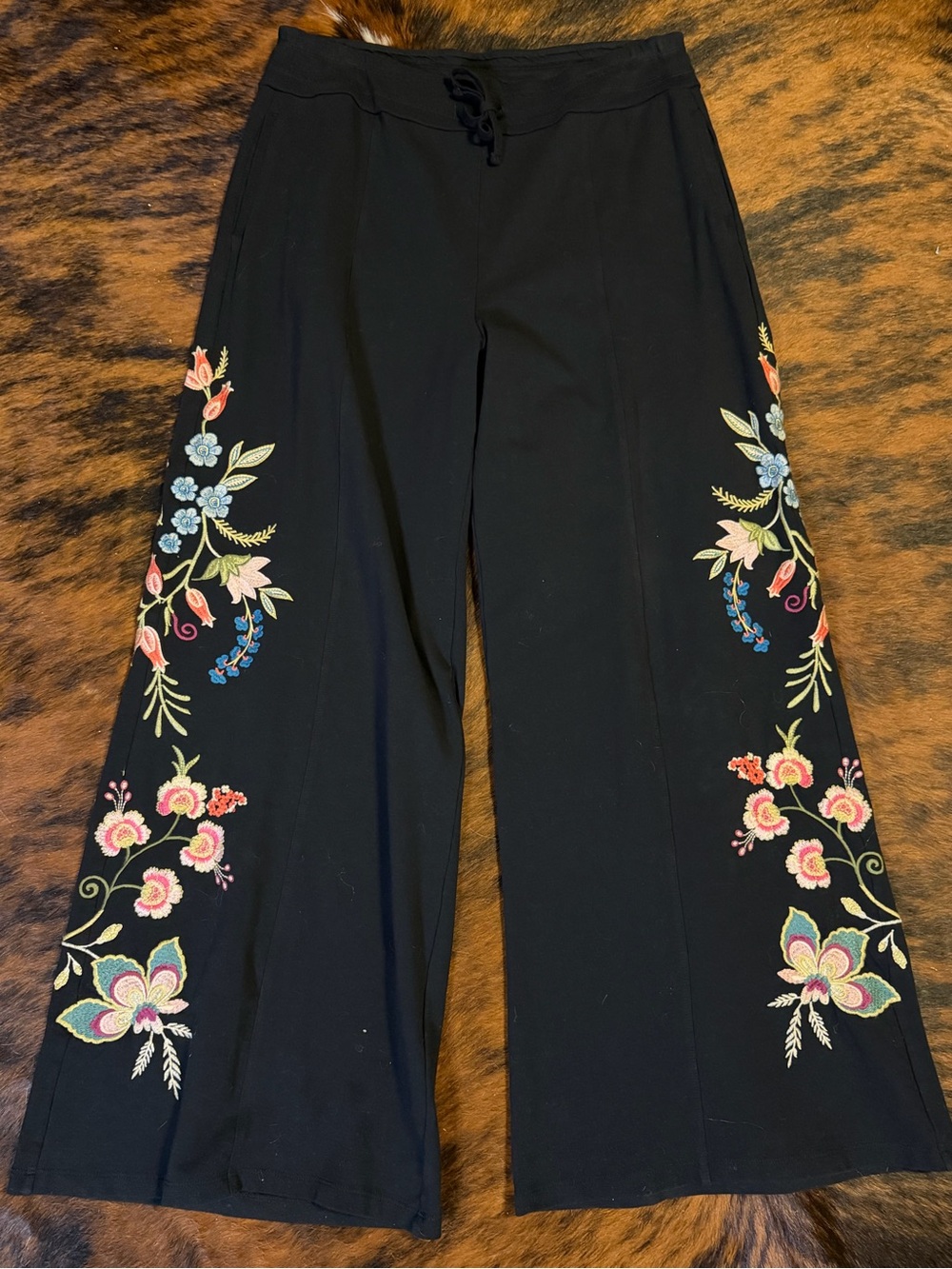 JOHNNY WAS Julianna Placement Floral Embroidered Knit Wide Leg Pants - Picture 6 of 9